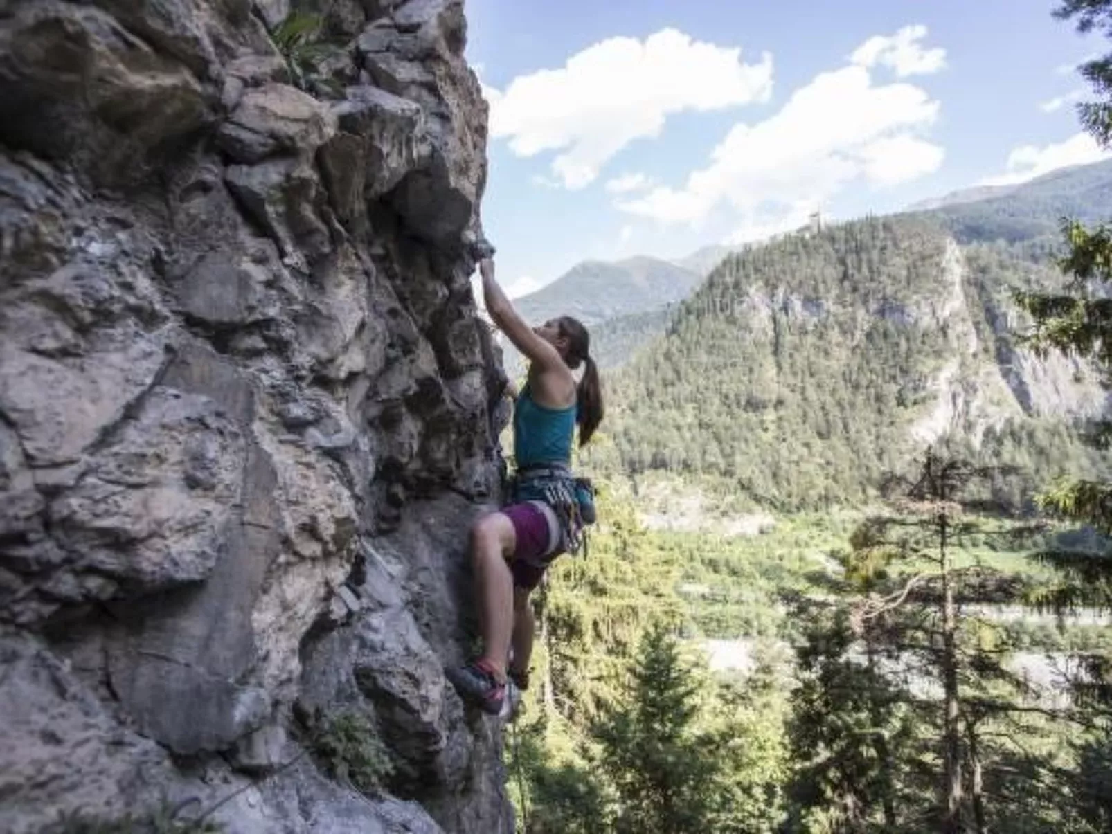 Komfortables Ferienhaus in Landeck mit Pool-Buiten