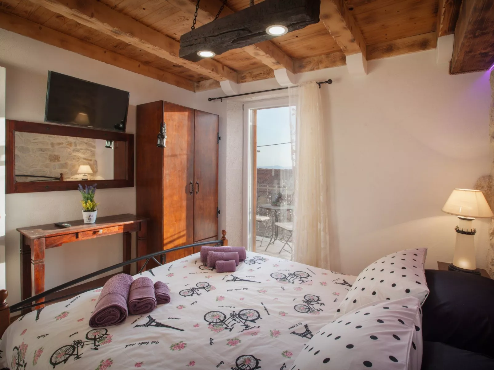 Charmantes Steinhaus mit Pool und Meerblick-Image-tags.info