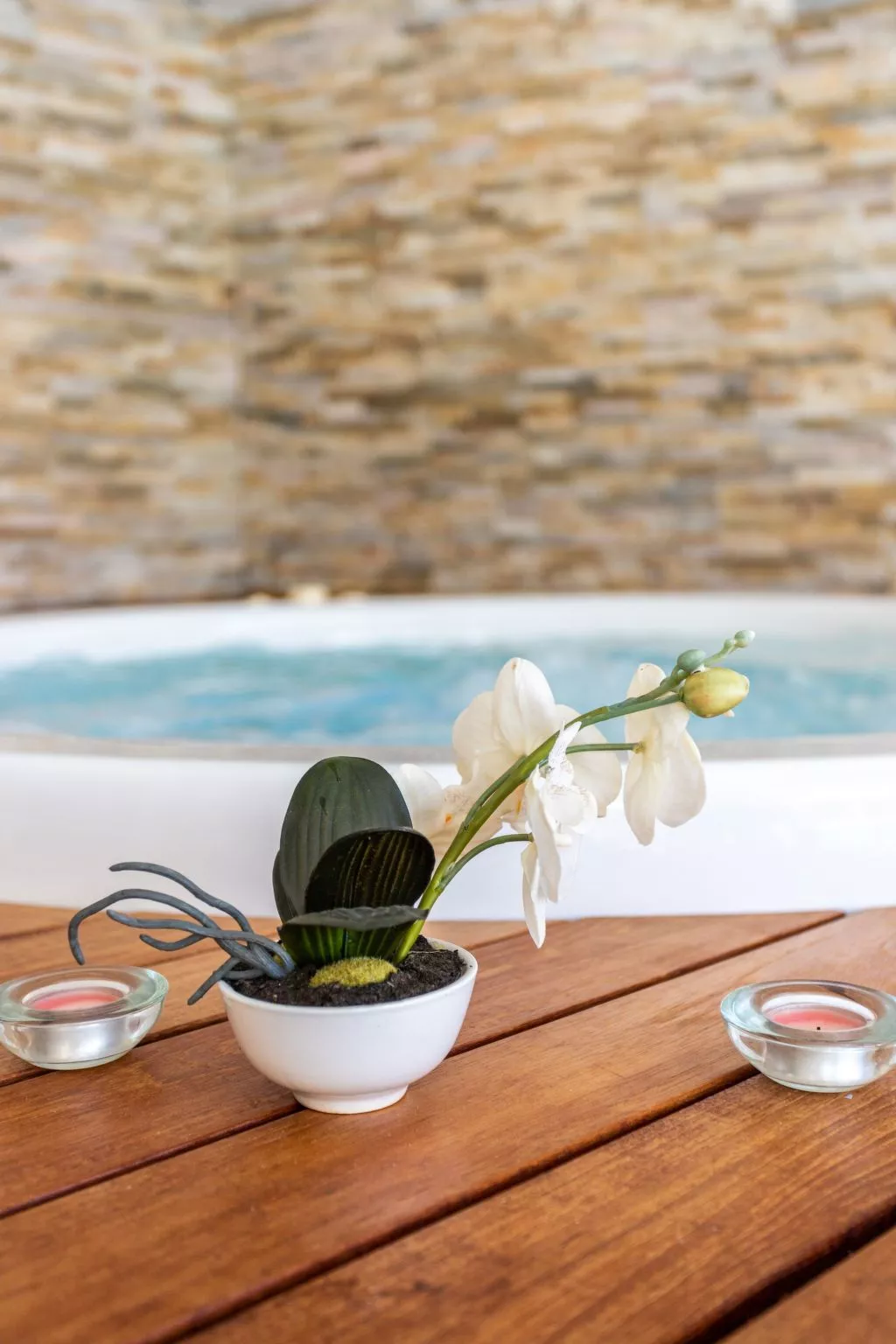 Große Ferienwohnung mit Pool, Garten und Terrasse-Binnen