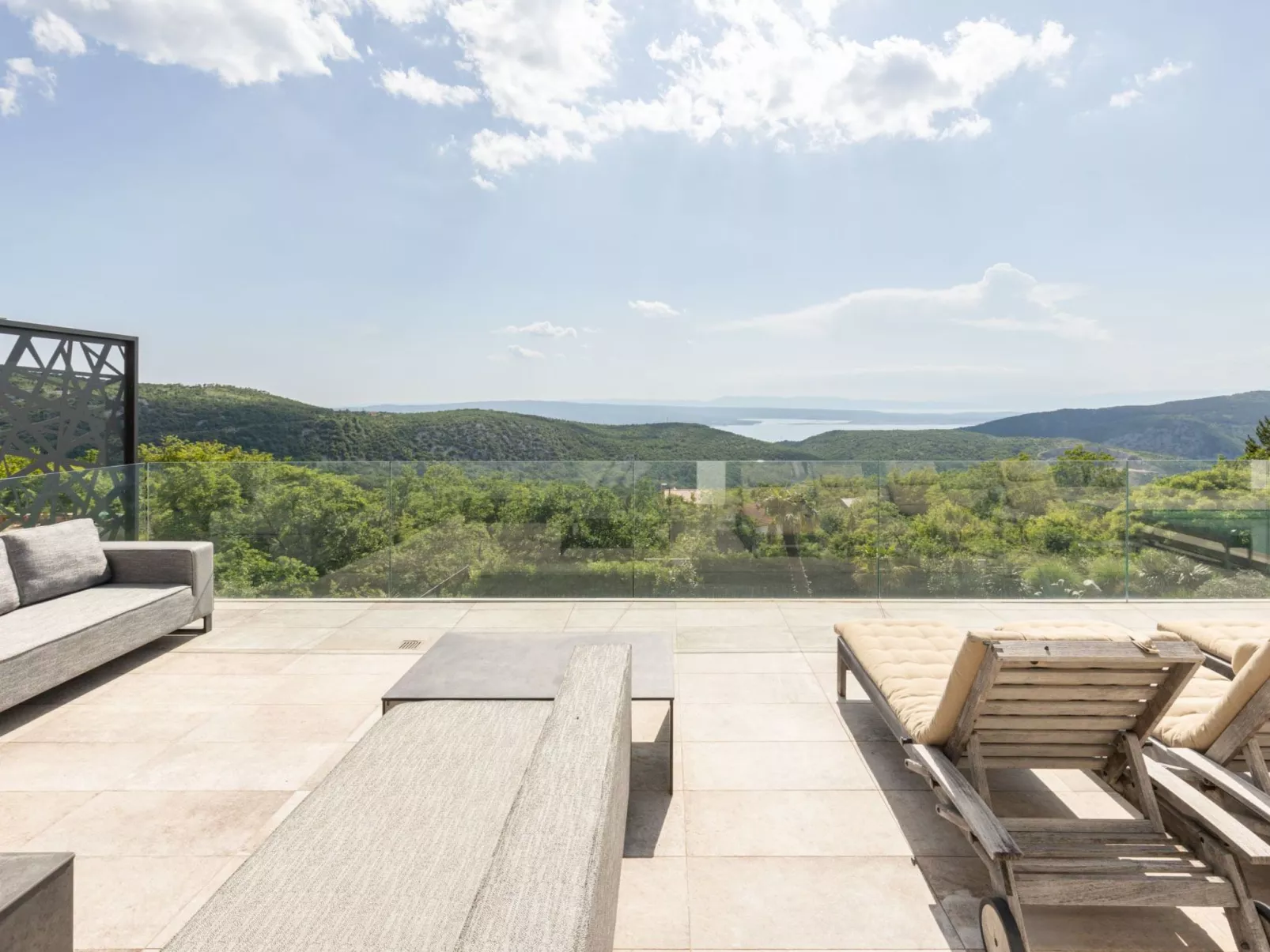 Designferienhaus mit Hot Tub-Buiten