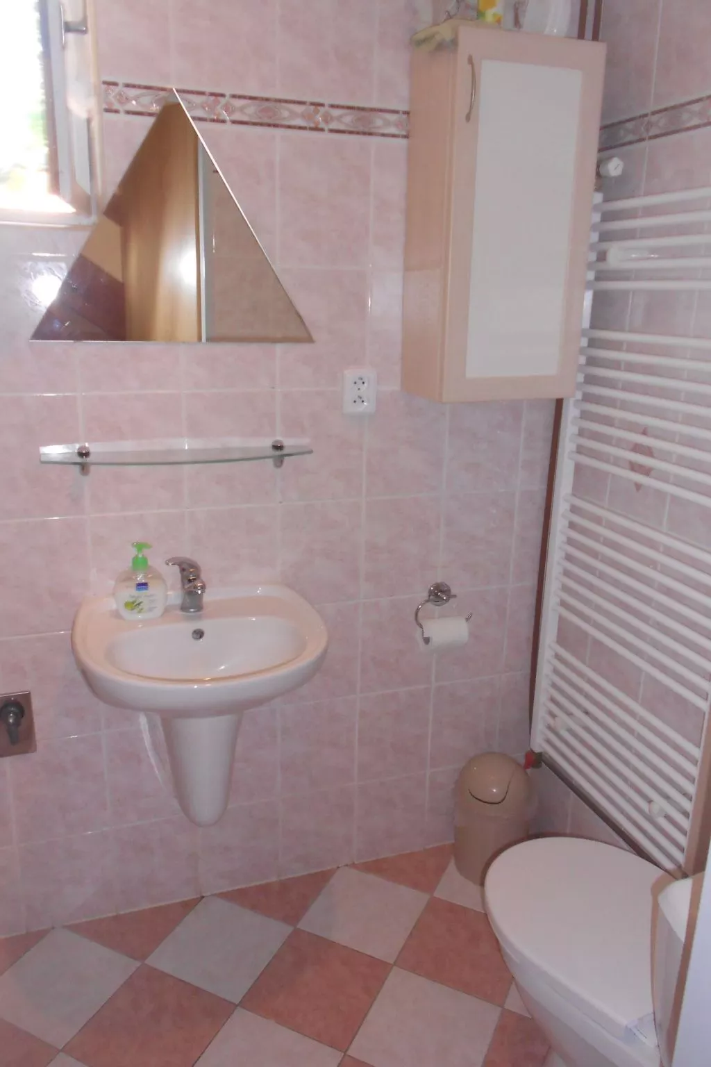 Haus in Kovárov mit Terrasse, Grill und Garten-Binnen