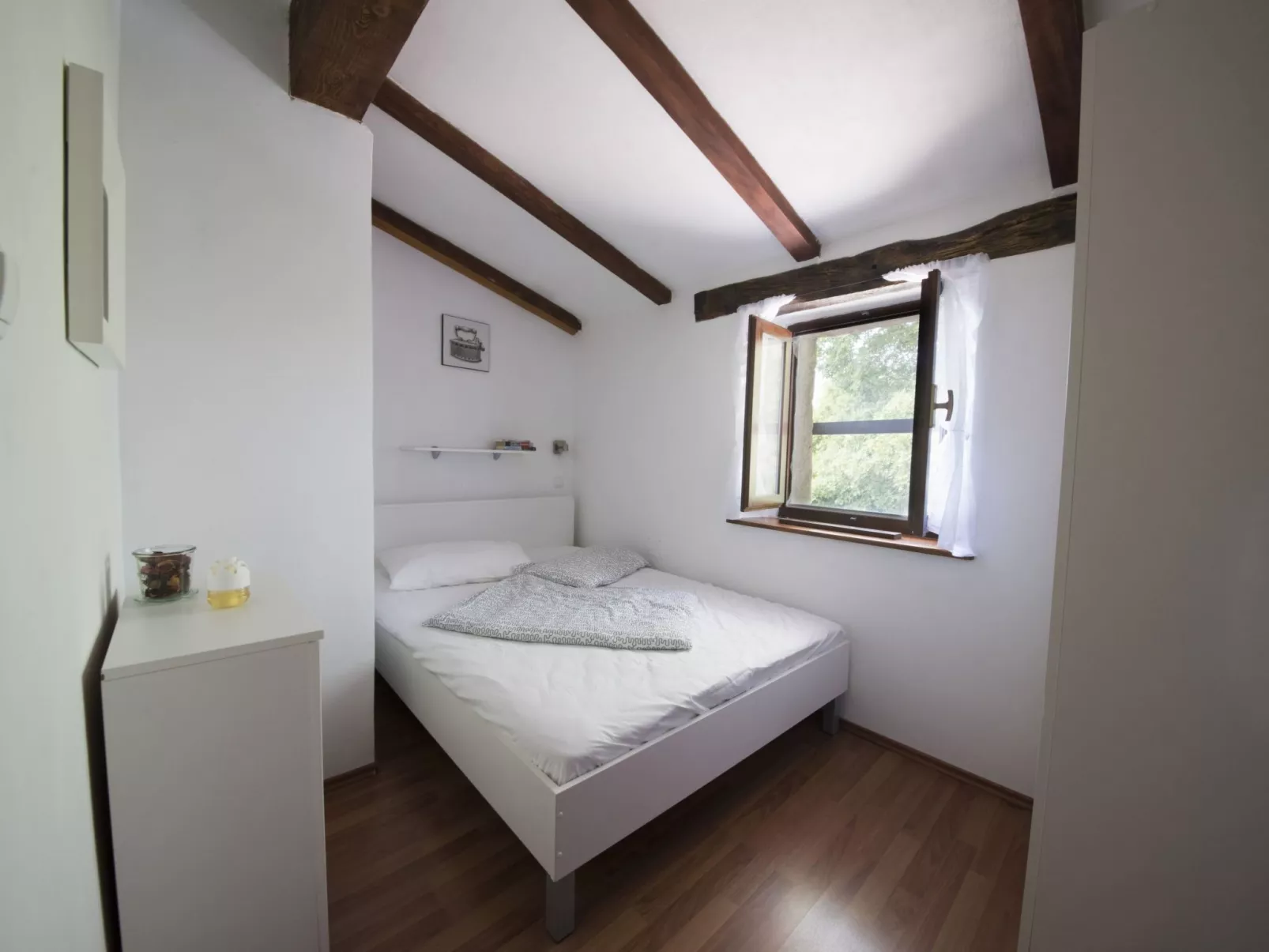 Mit eigenem Pool-Binnen