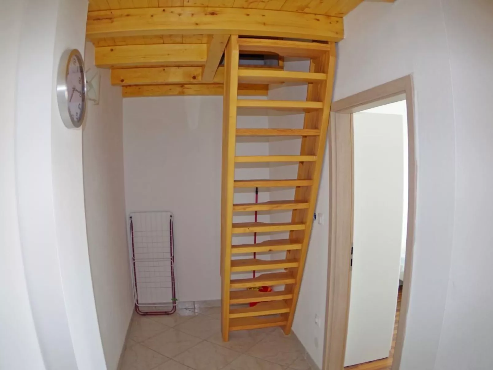 Appartement in Rakalj mit gemeinsamem Pool, Terrasse und Grill-Binnen