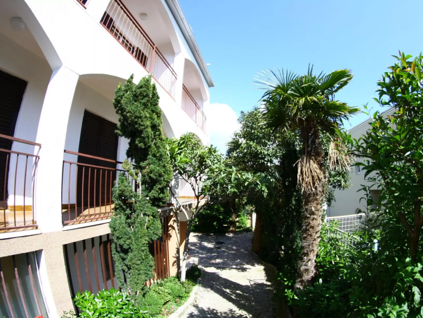 Mit Privatparkplatz-Buiten