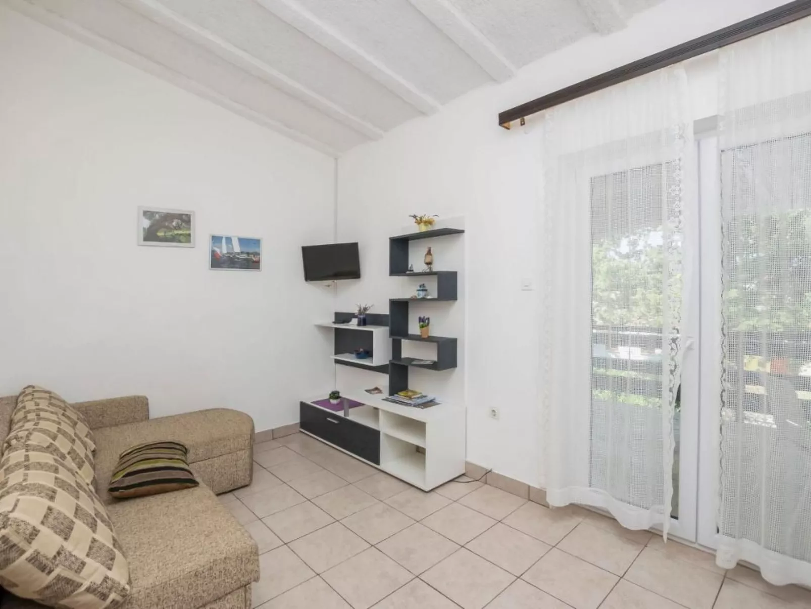 Wohnung "Mira" direkt am Strand-Binnen