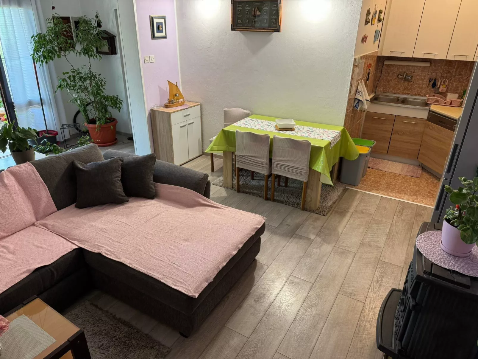 "Pljesa Jasna" mit Terrasse-Image-tags.info