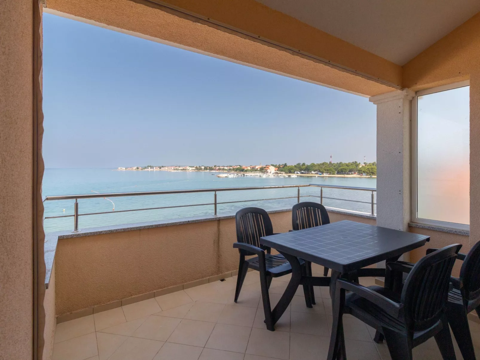 NEW Beachfront Wohnung mit Meerblick - TA Leut-Buiten