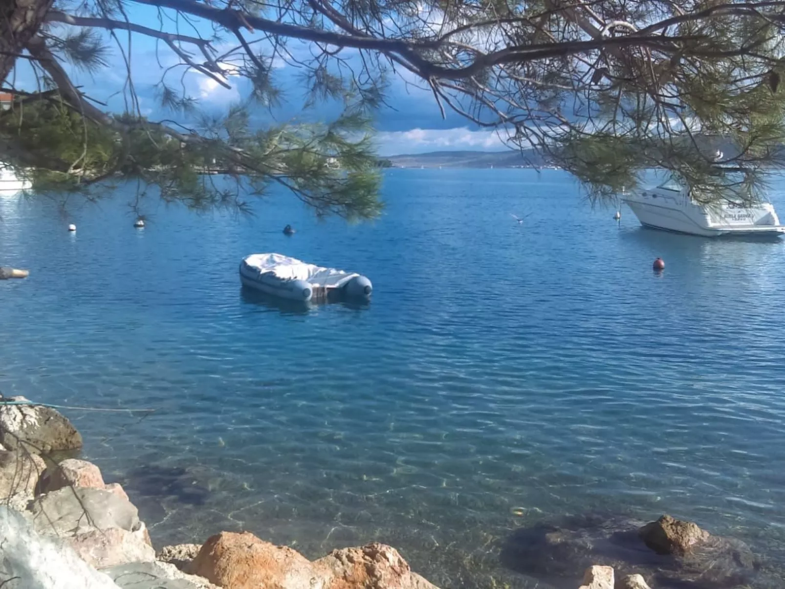 Wohnung in Starigrad mit schönem Meerblick-Buiten