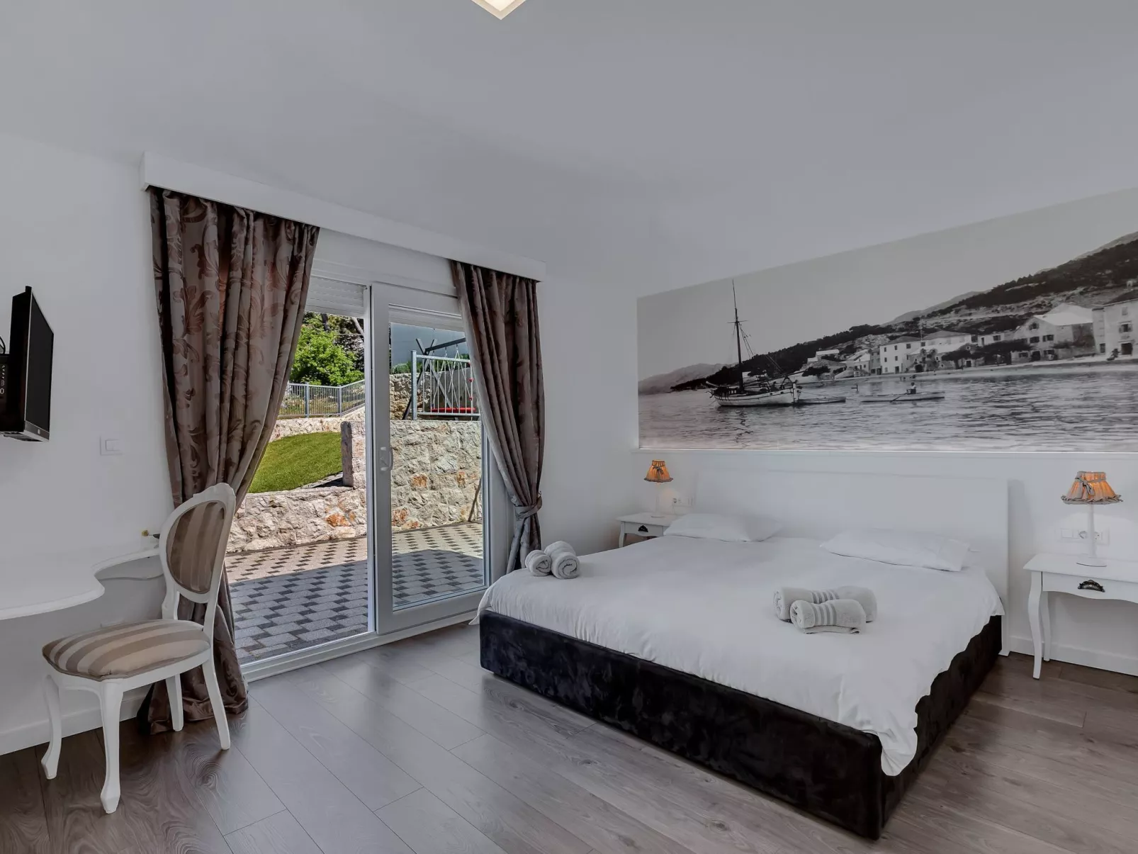 Mit Privatpool für 8 Personen  + 2 Kinder ca. 450 m&sup2; in Bast, Dalmatien (G-Image-tags.info