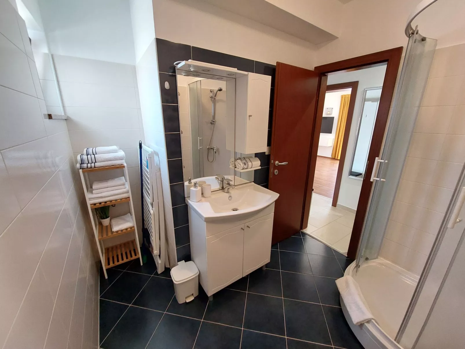 Appartement in Barbat mit Großer Terrasse-Binnen