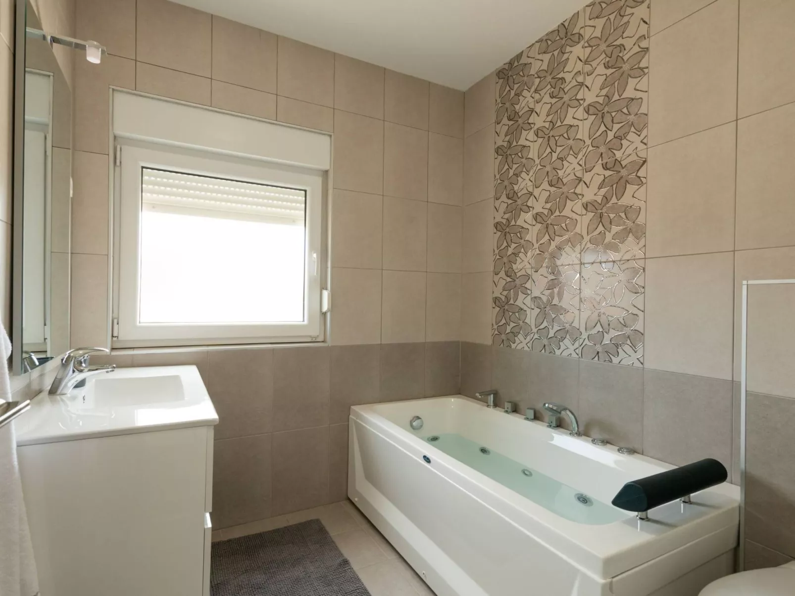 Für 7 Personen und 1 Kind in Vodnjan, Istrien (Istrische Riviera)-Binnen