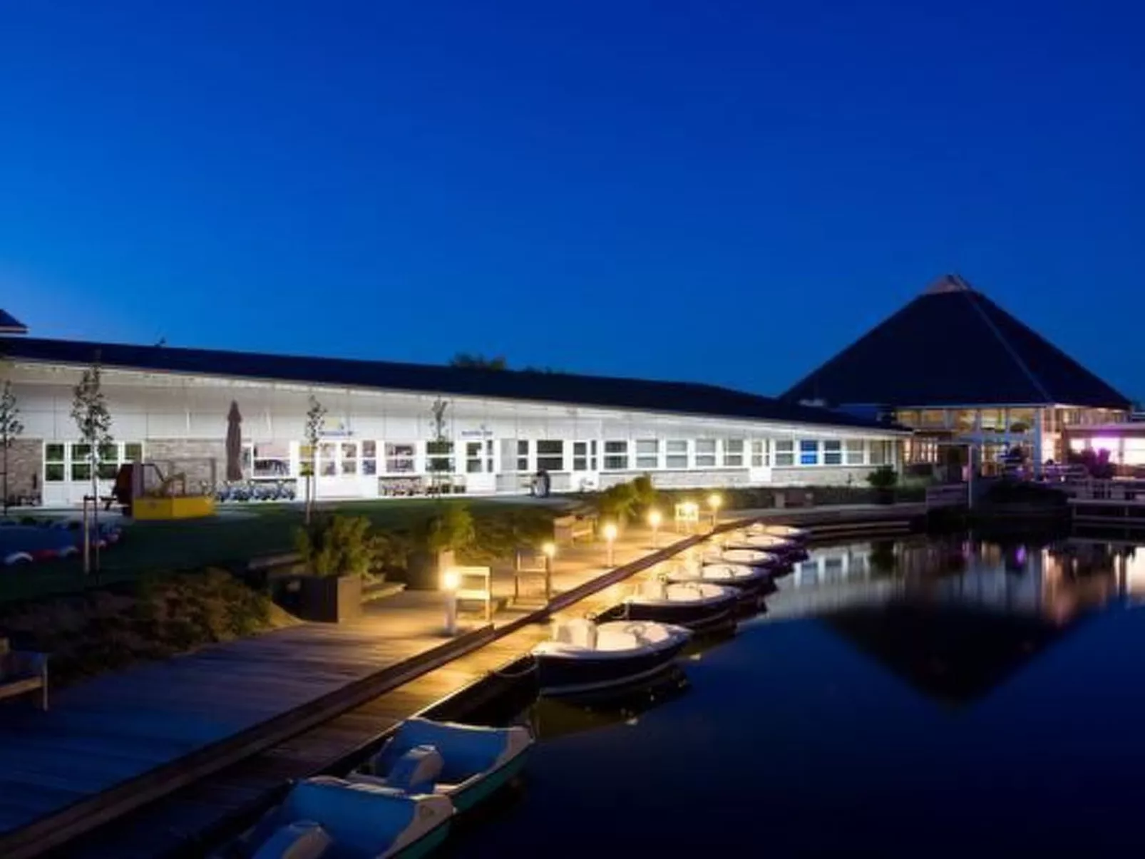 Starvilla in Makkum mit Sauna und schöner Aussicht-Buiten