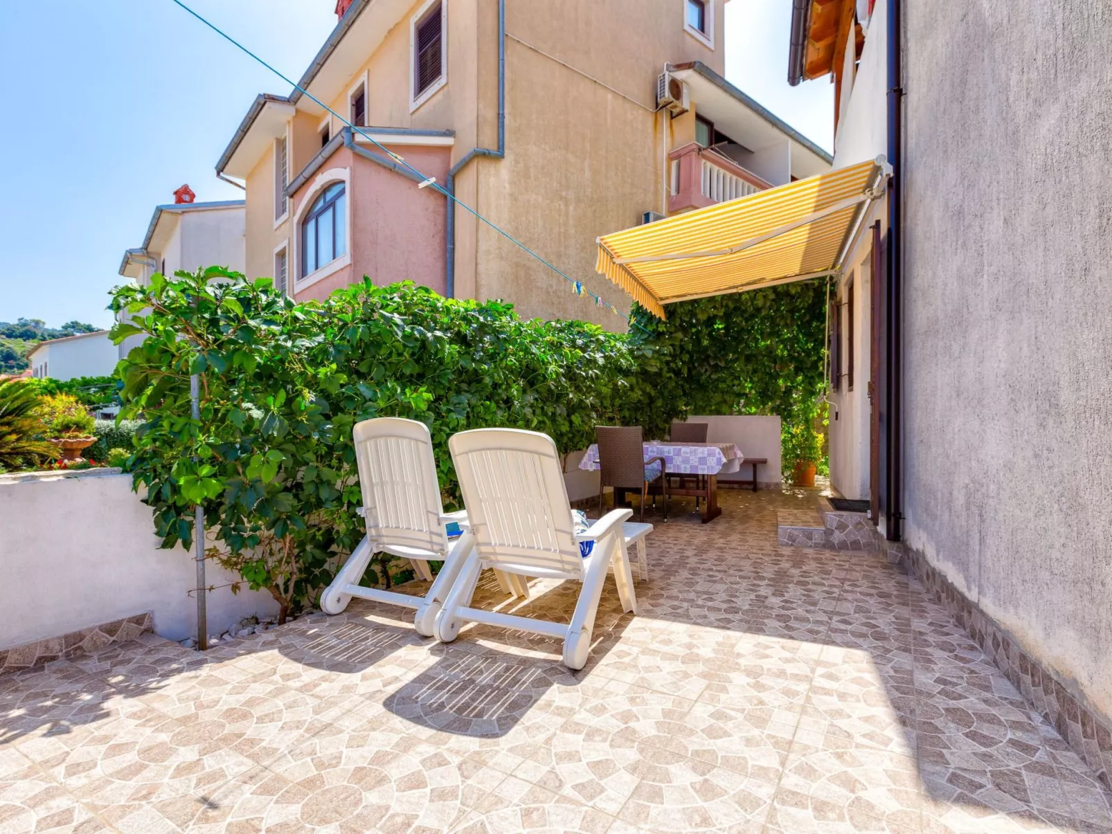 Studioapartment Meri 4-Buiten