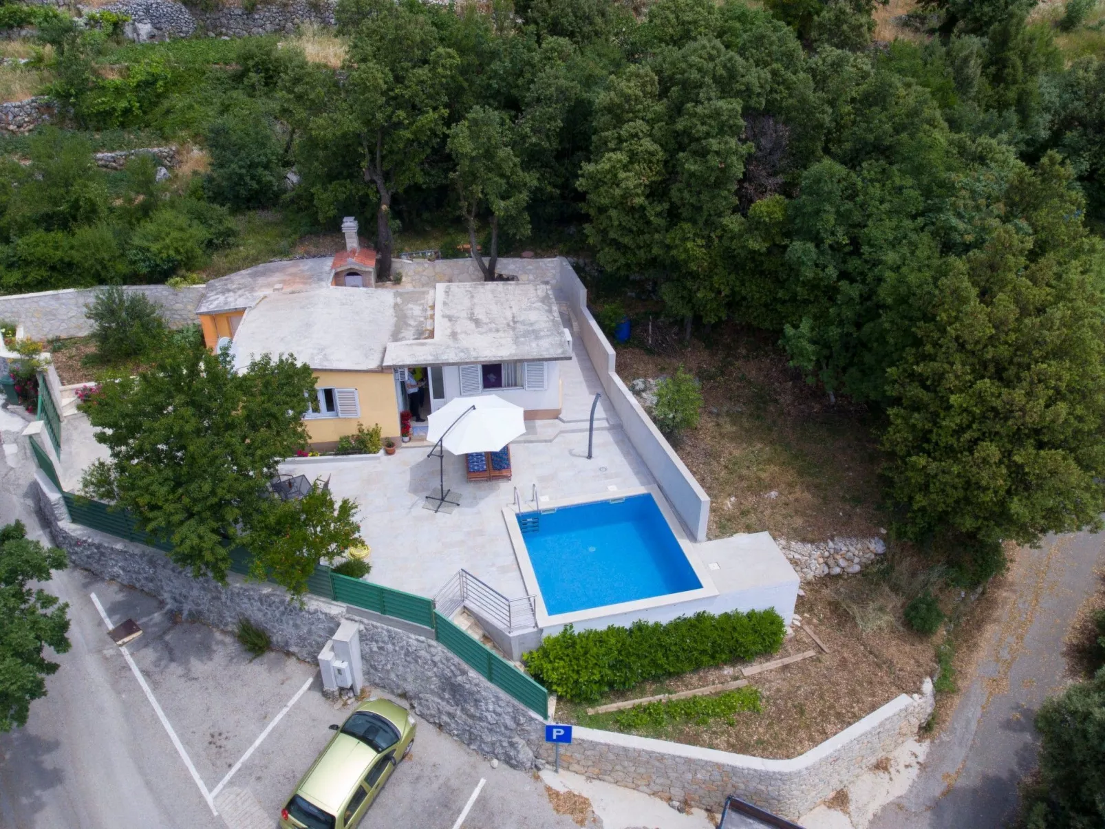 Günstiges Ferienhaus mit Pool und Meerblick-Image-tags.info