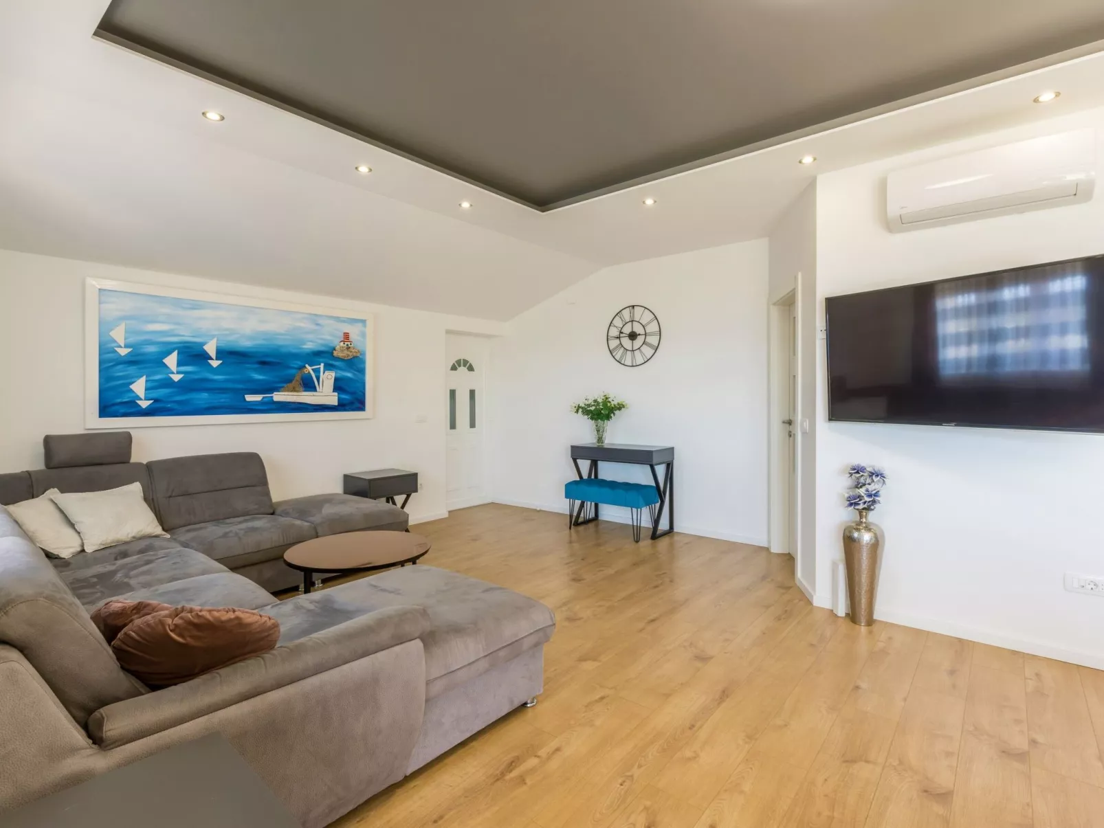 Villa Iva-Image-tags.info