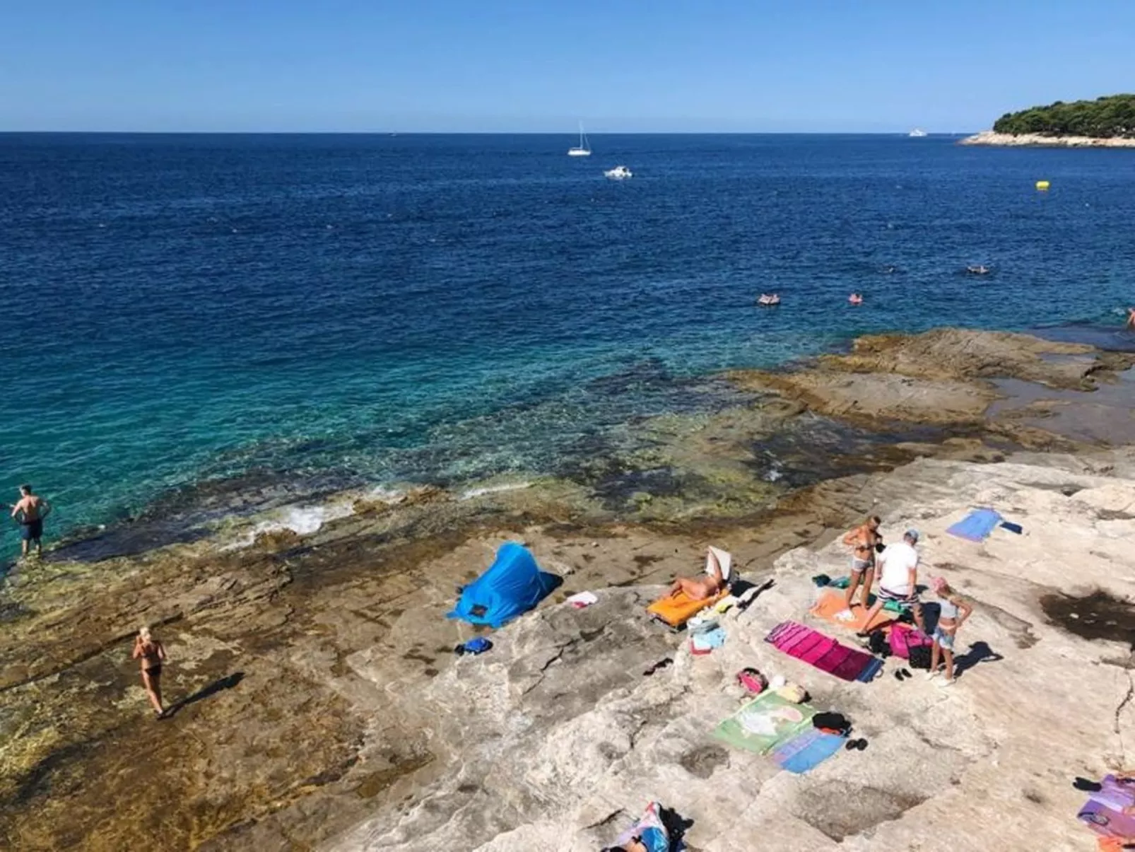 Modern eingerichtete Wohnung in der Nähe des Strandes...-Image-tags.info