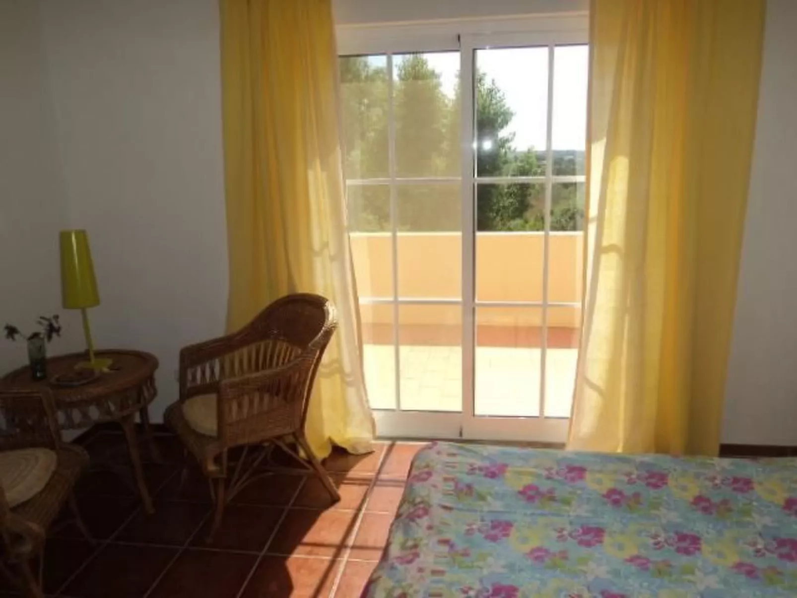 Mit Balkon, Terrasse und Außenpool-Image-tags.info