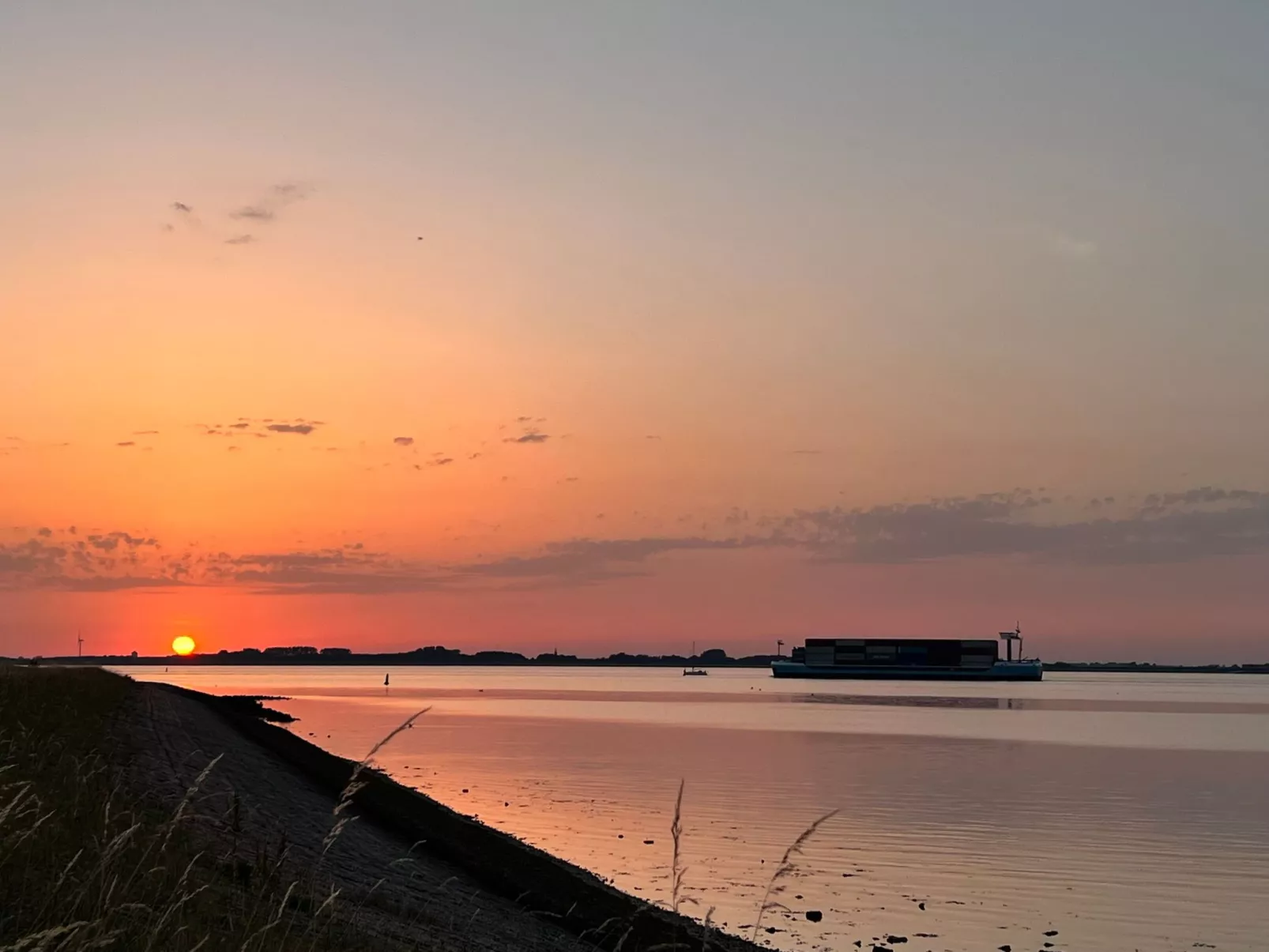 In Stavenisse mit gemütlicher Terrasse-Buiten
