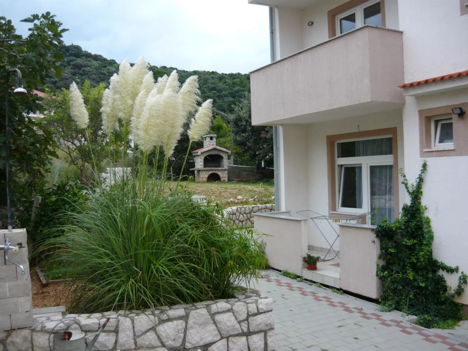 Wohnung in Barbat mit Terrasse und Grill-Buiten