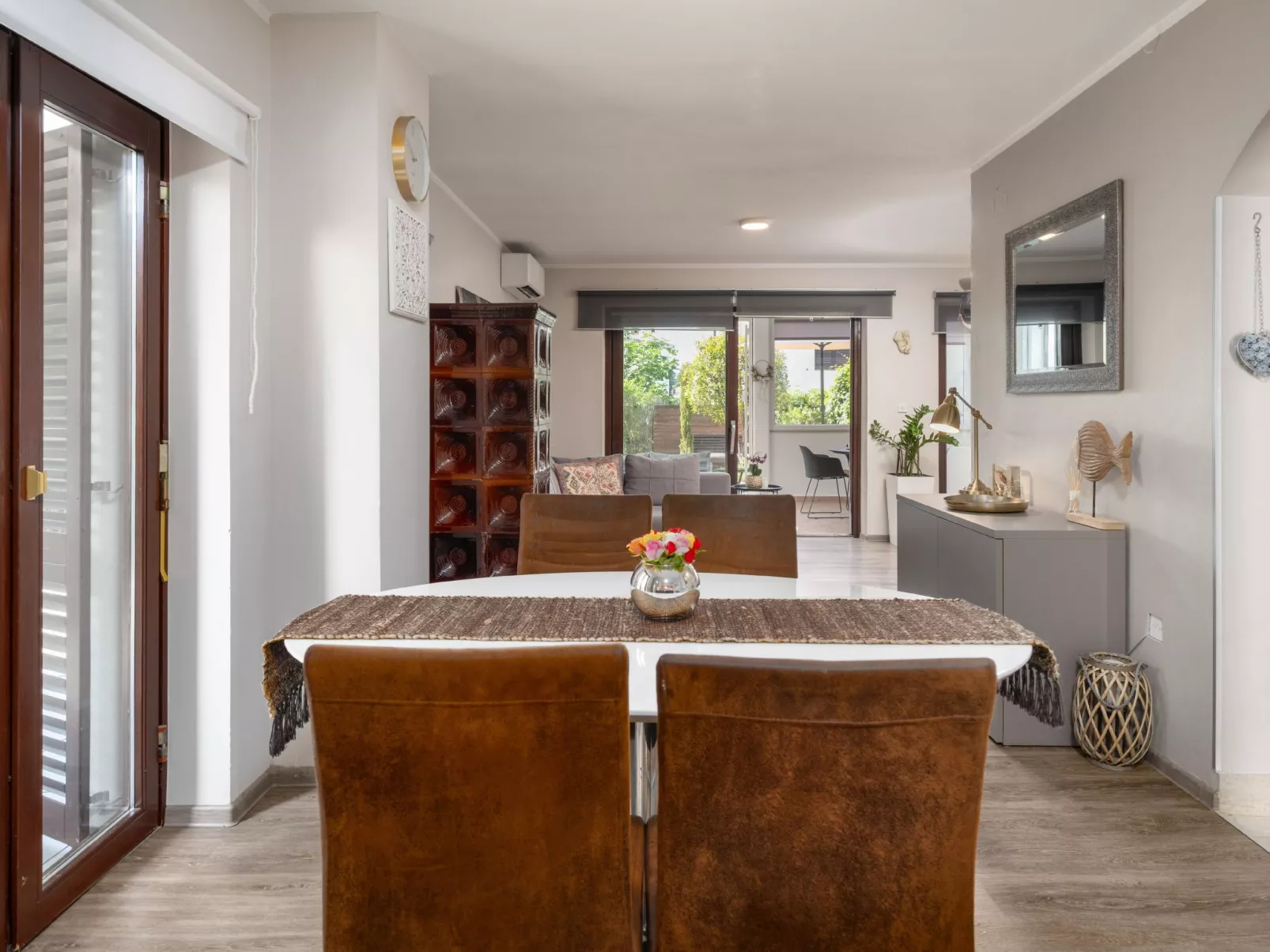 Carla-Image-tags.info