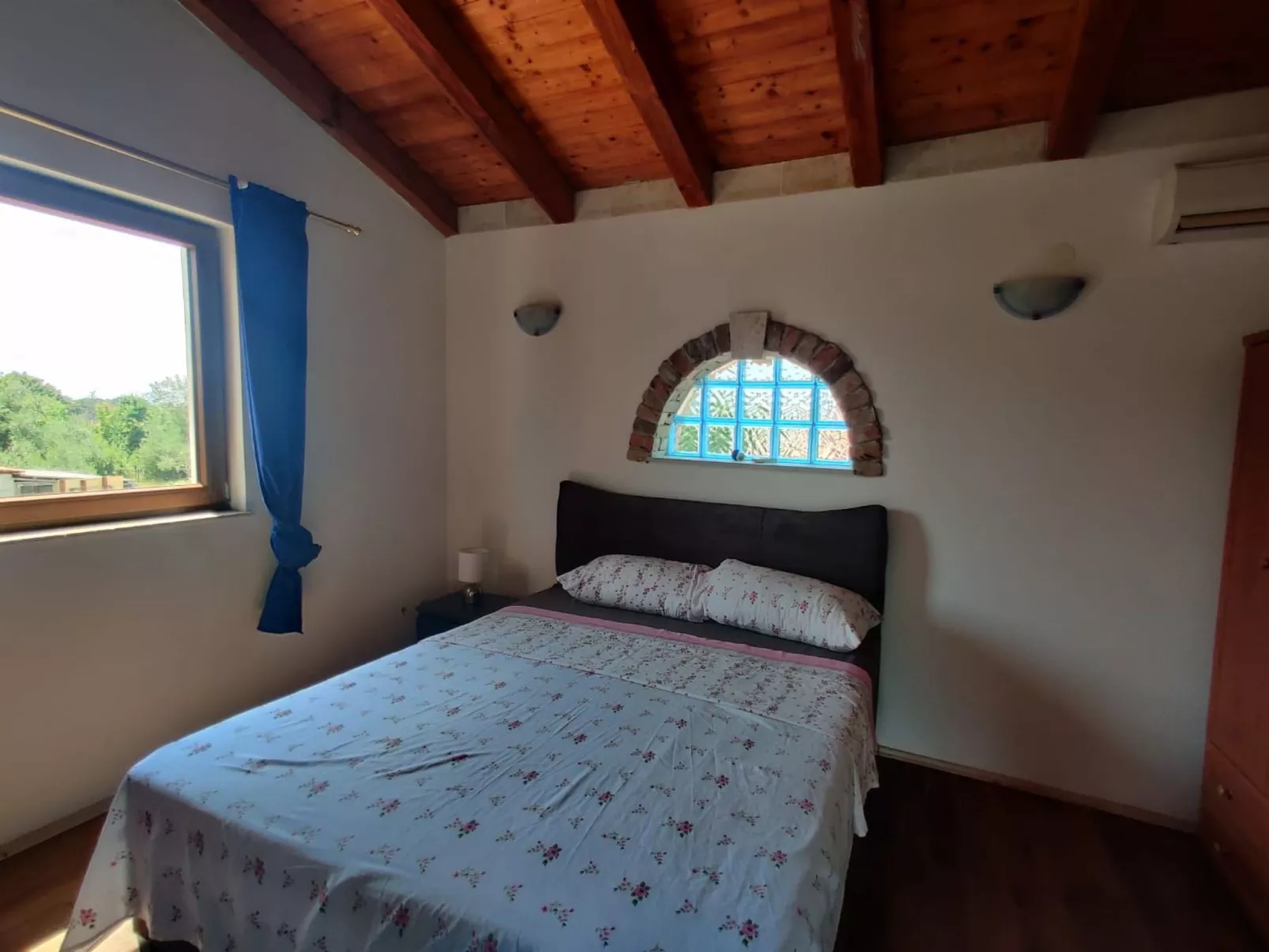 Haus mit Pool-Binnen