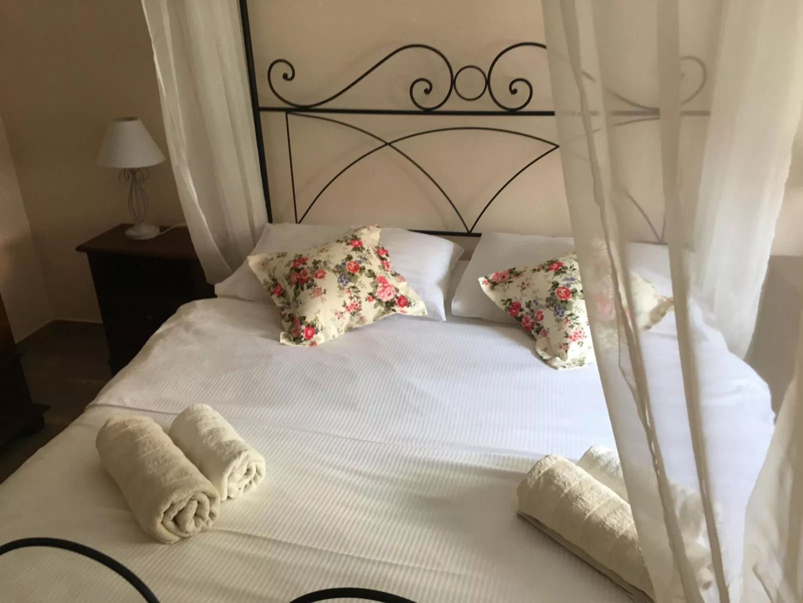 Appartement in Stoja mit Möbliertem Balkon-Image-tags.info