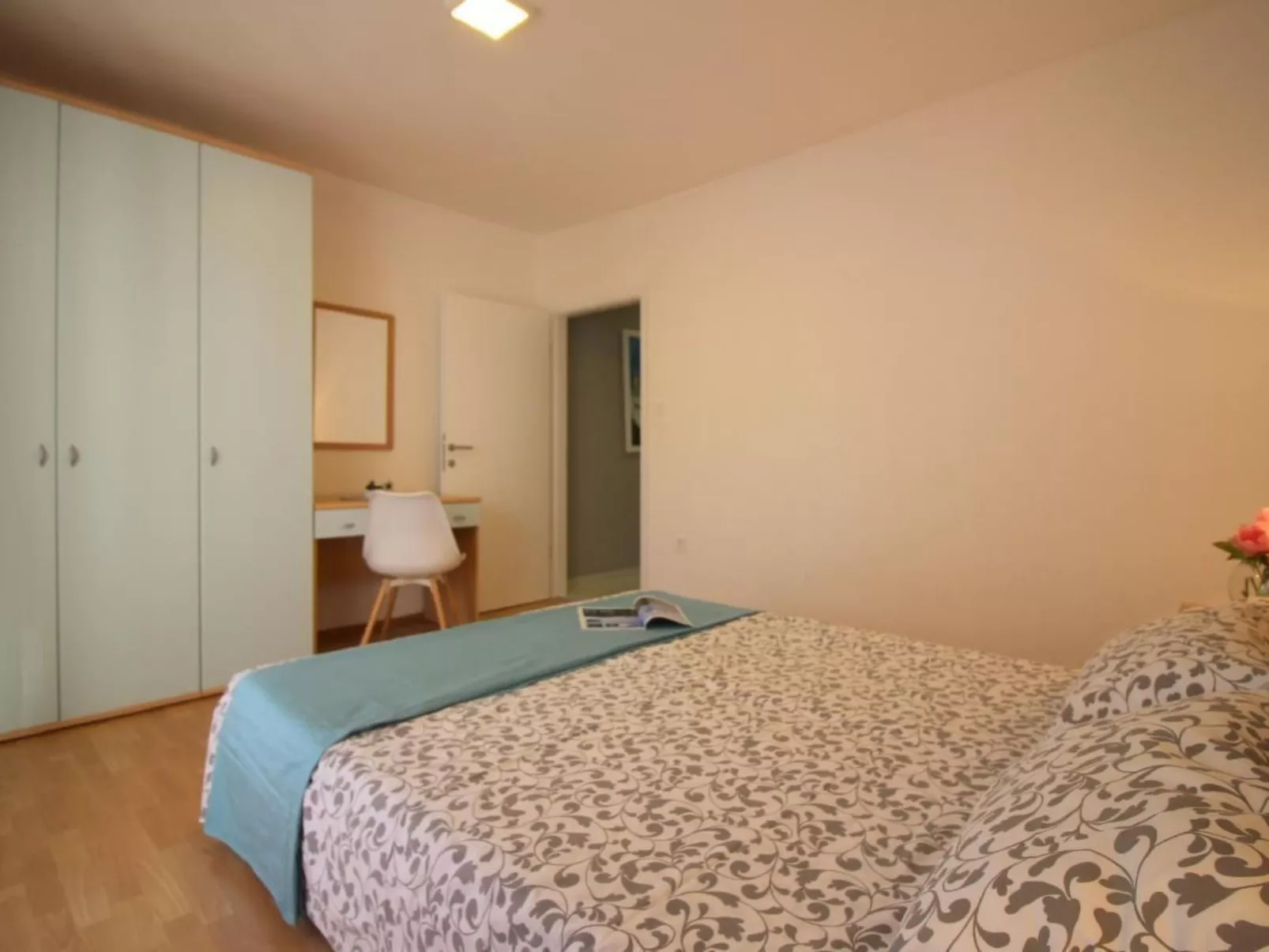 Sabina B4-Image-tags.info