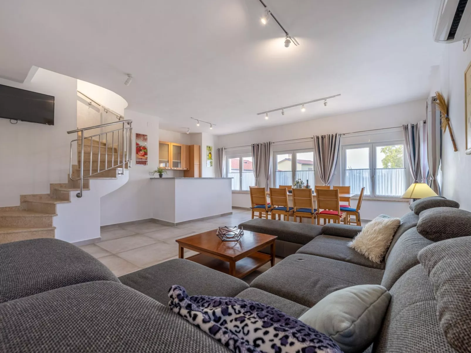 Villa Suzanne-Image-tags.info