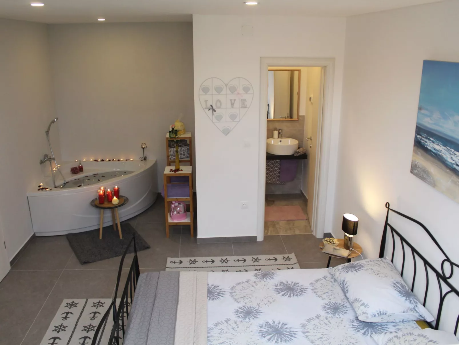 Neue New Villa Lana 40m2 Schwimmbad, Sauna, Whirlpool-Binnen