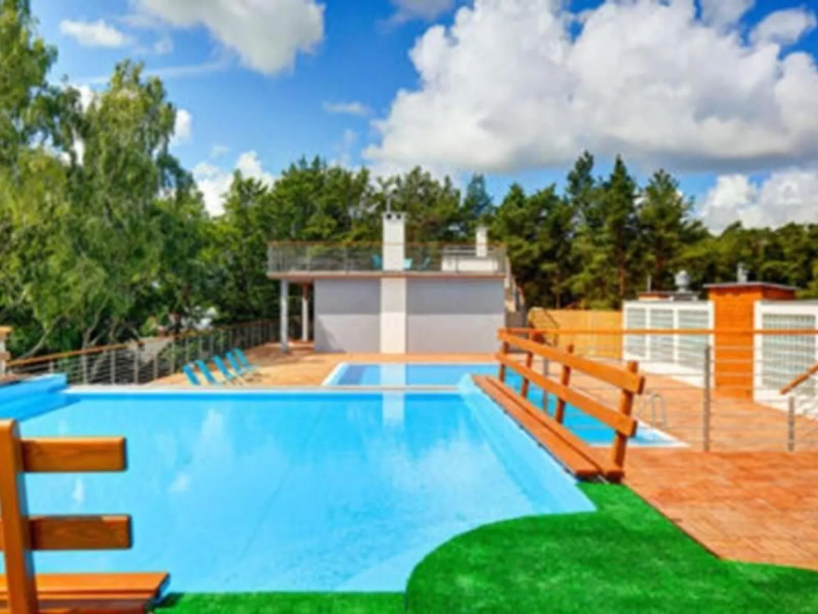 "Apartment 18B" mit Schwimmbad-Buiten