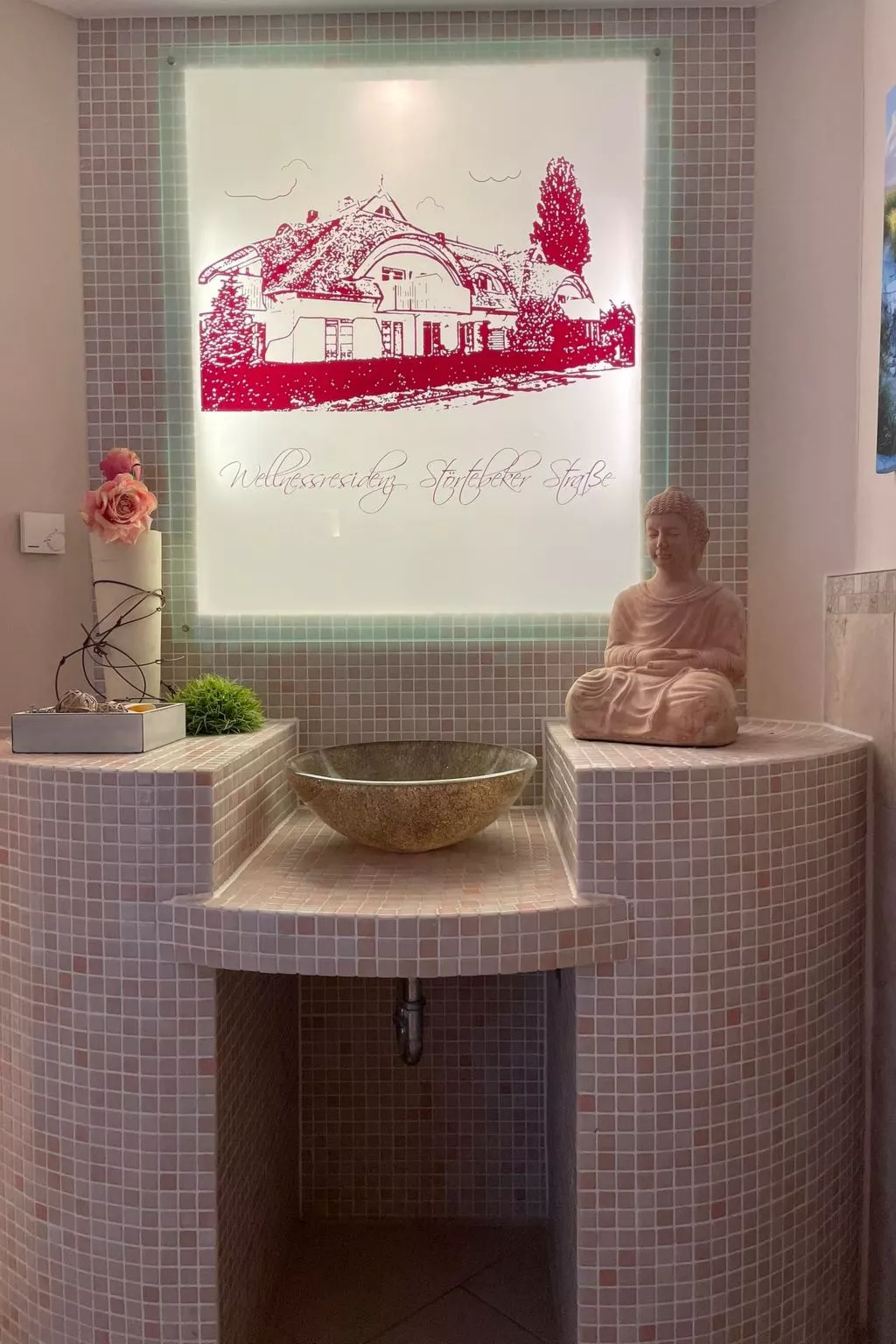 Helle Ferienwohnung mit Wellnesslandschaft-Buiten