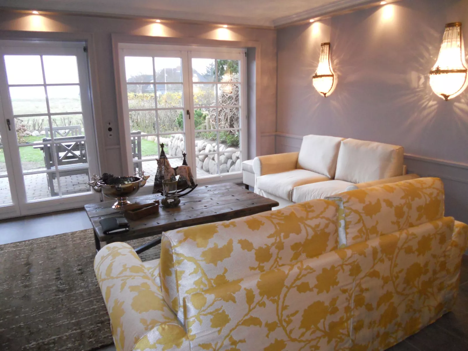 Wünderschöner Hausteil mit Garten-Binnen