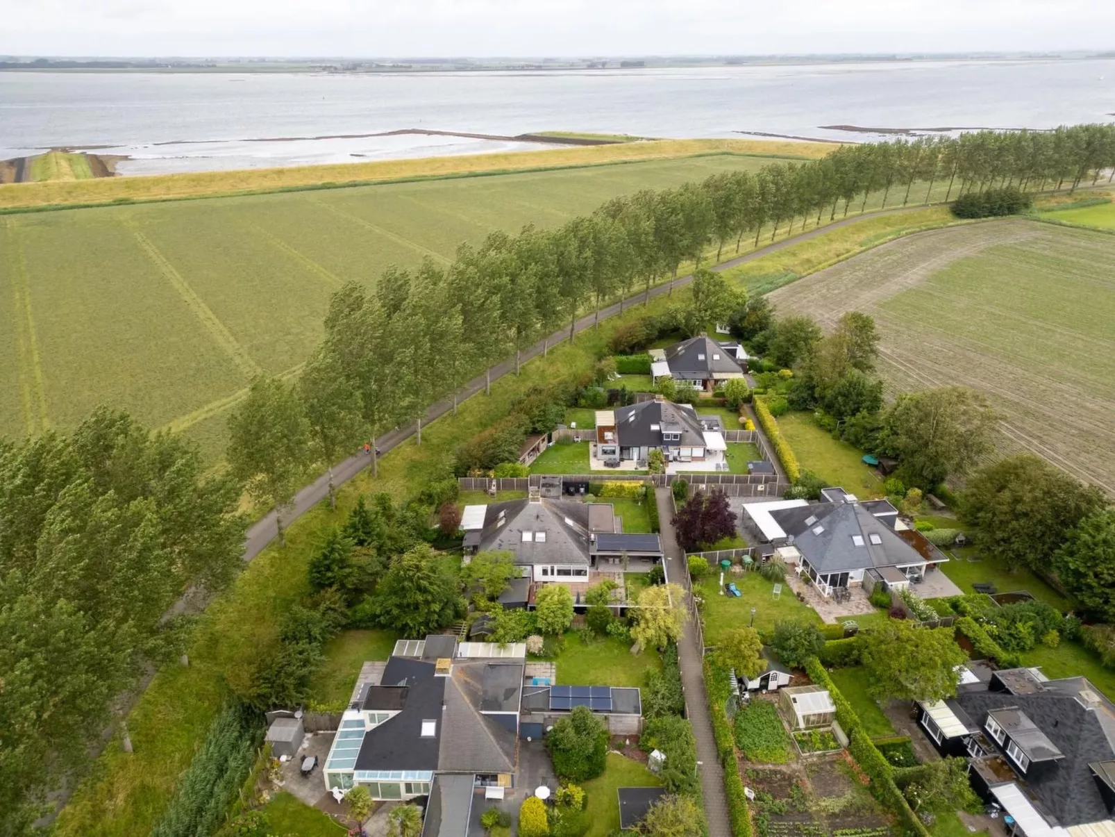 Schöne Familien-Ferienwohnung in Zeeland-Buiten