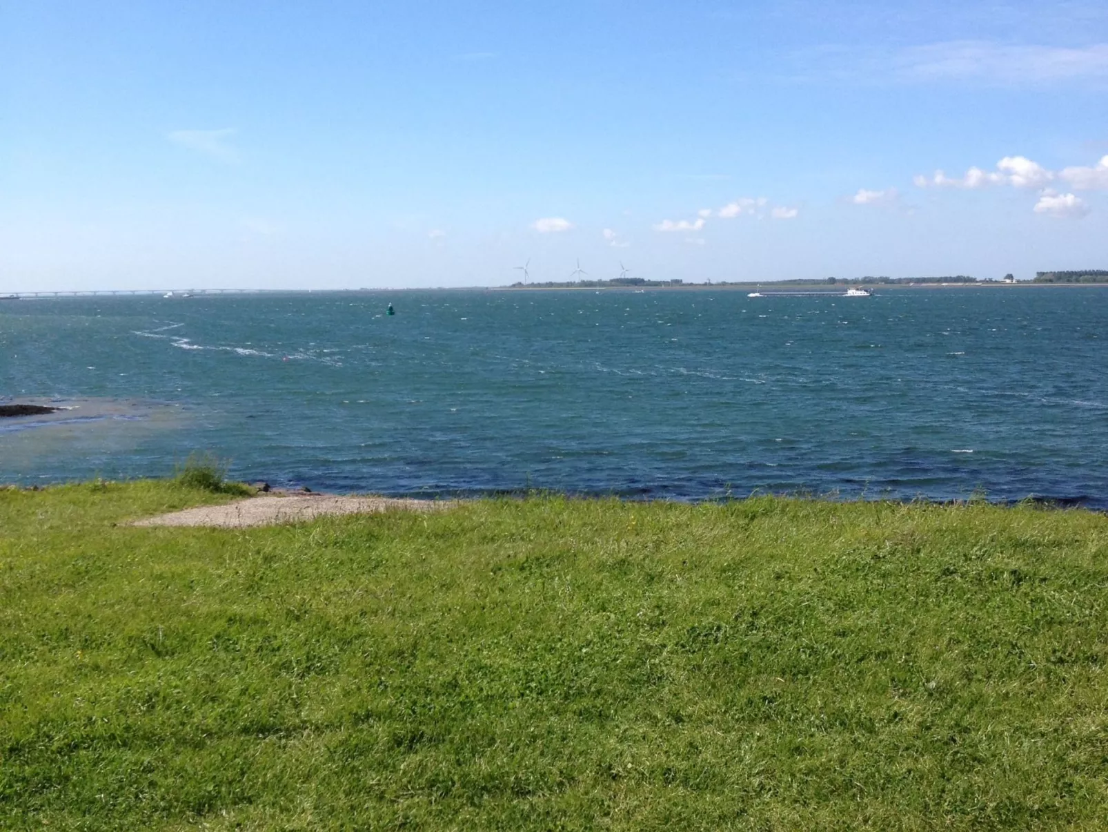 Mit Garten, Grill und Terrasse-Buiten