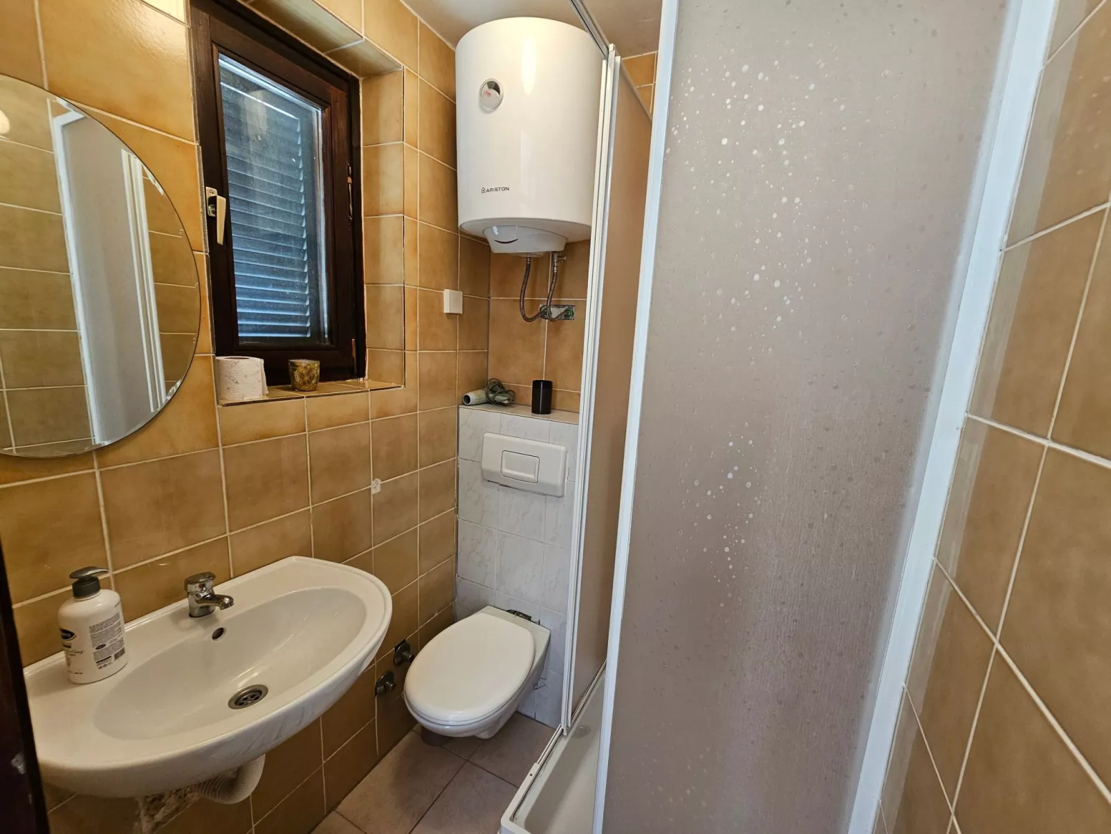 Für 6 Personen in Klenovica-Binnen