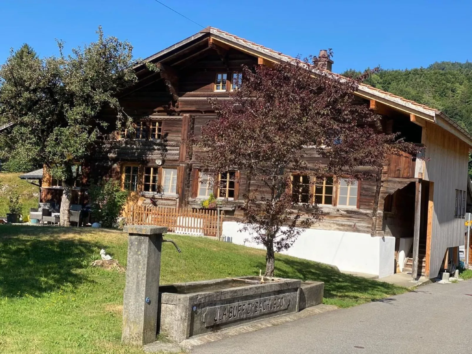 Chalet Brünig mit zwei Wohnungen-Image-tags.info