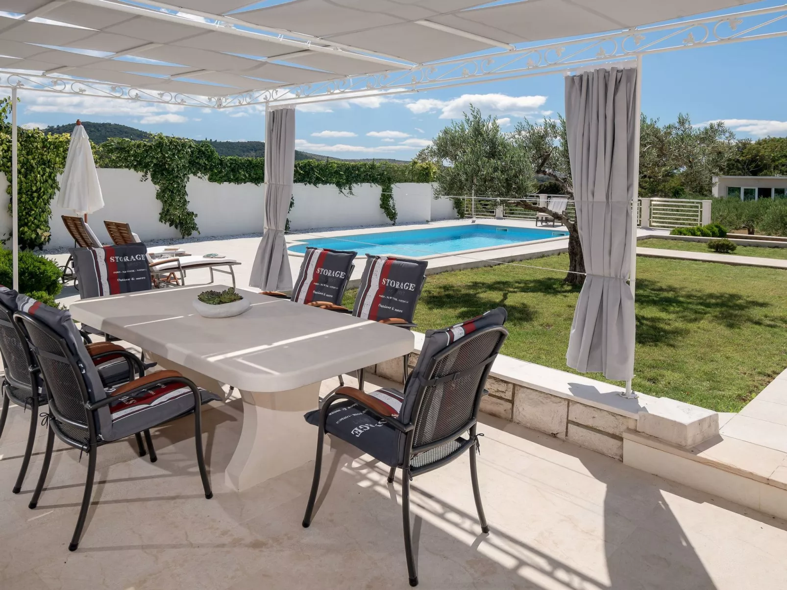 Finca mit Garten, Grill und Terrasse-Buiten