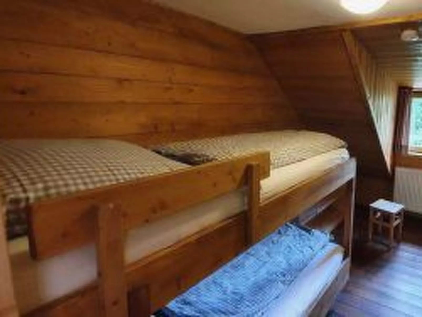 Urgemütliche Gruppenhütte mit Gartensauna-Binnen