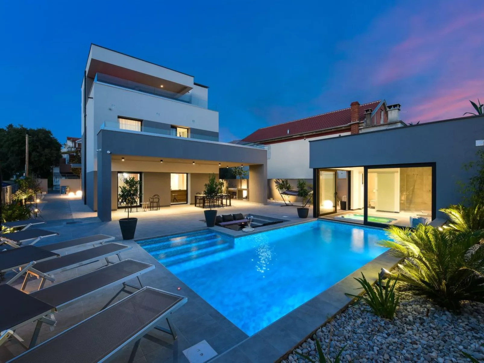 Villa "Omnia" mit Whirlpool-Buiten