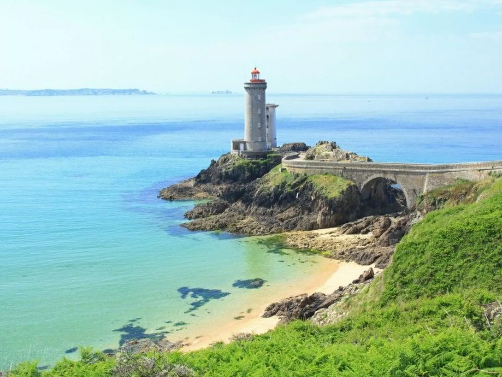Großes Familienhaus mit schön angelegtem Garten-Buiten