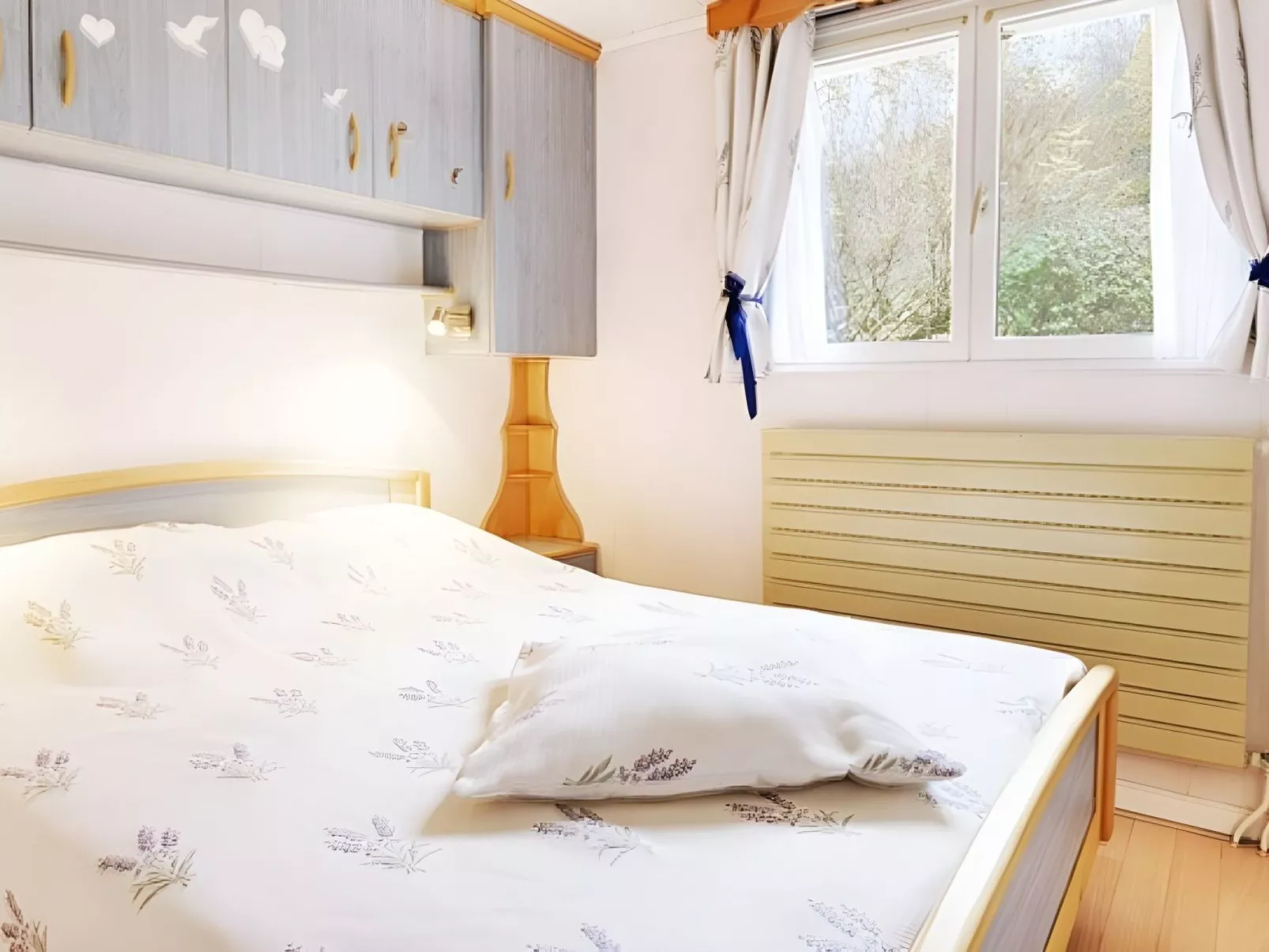 Le Chalet Sous Les Sapins, mit Swimmingpool, Sauna-Image-tags.info