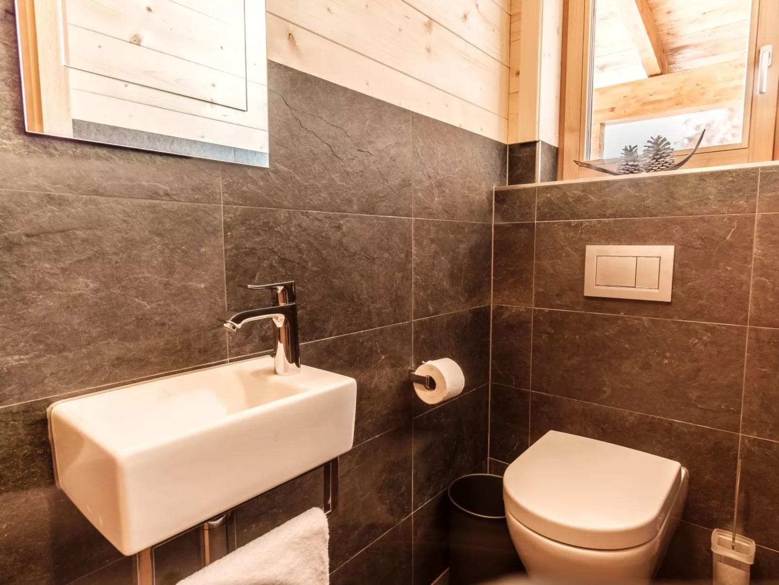 Heidi Chalets Falkertsee – Luxus für Familien & Wellnessurlauber - Binnen