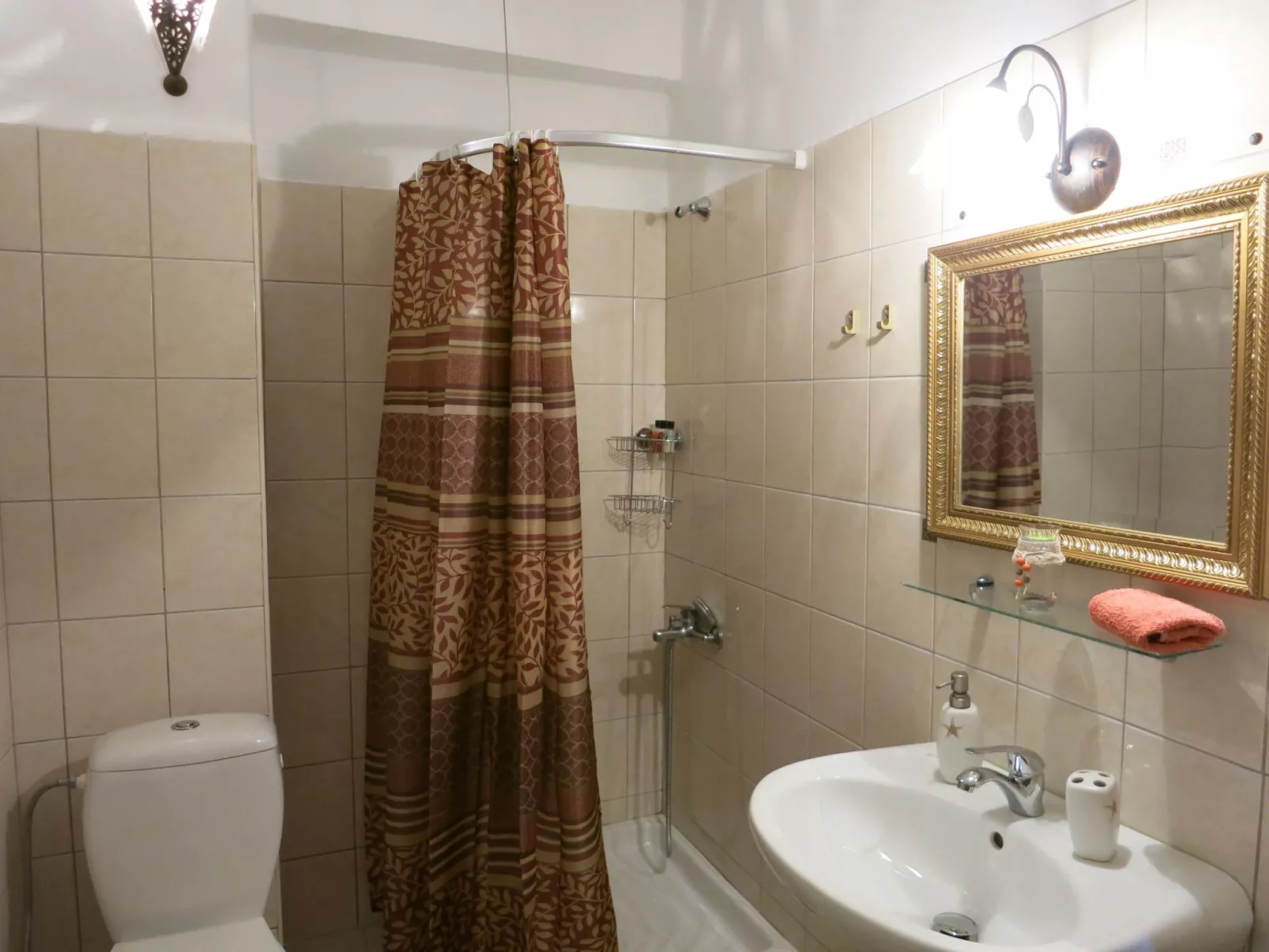 In Pefki mit Terrasse und Grill-Binnen