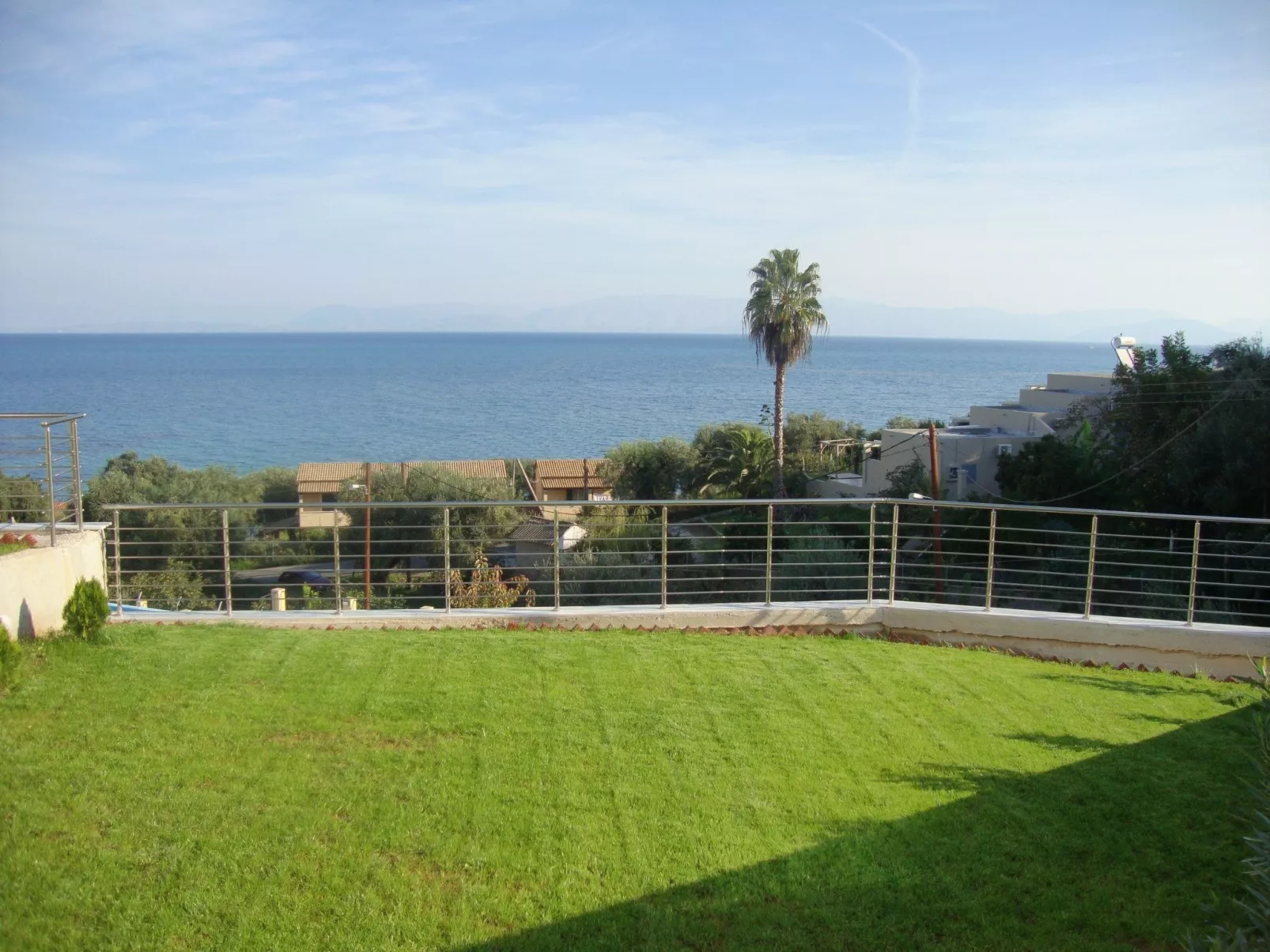Ferienvilla mit Blick auf das Wasser-Buiten