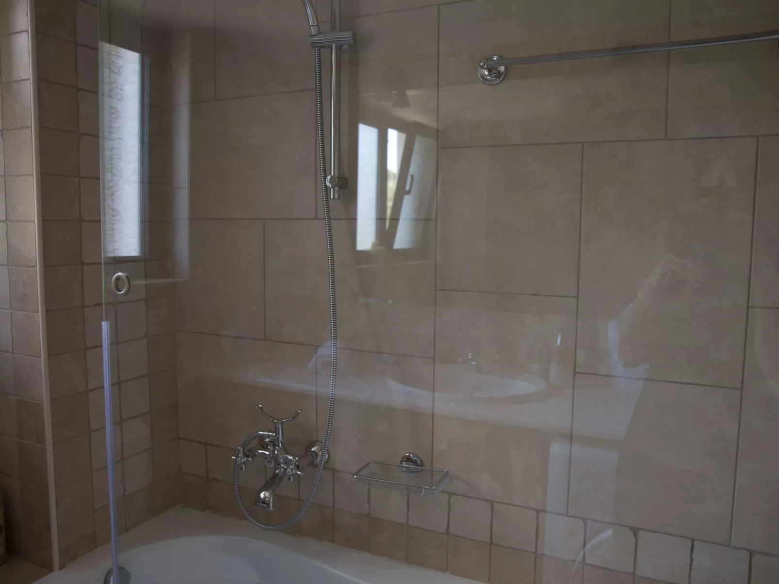 Ferienvilla mit Garten, Grill und Terrasse - Binnen