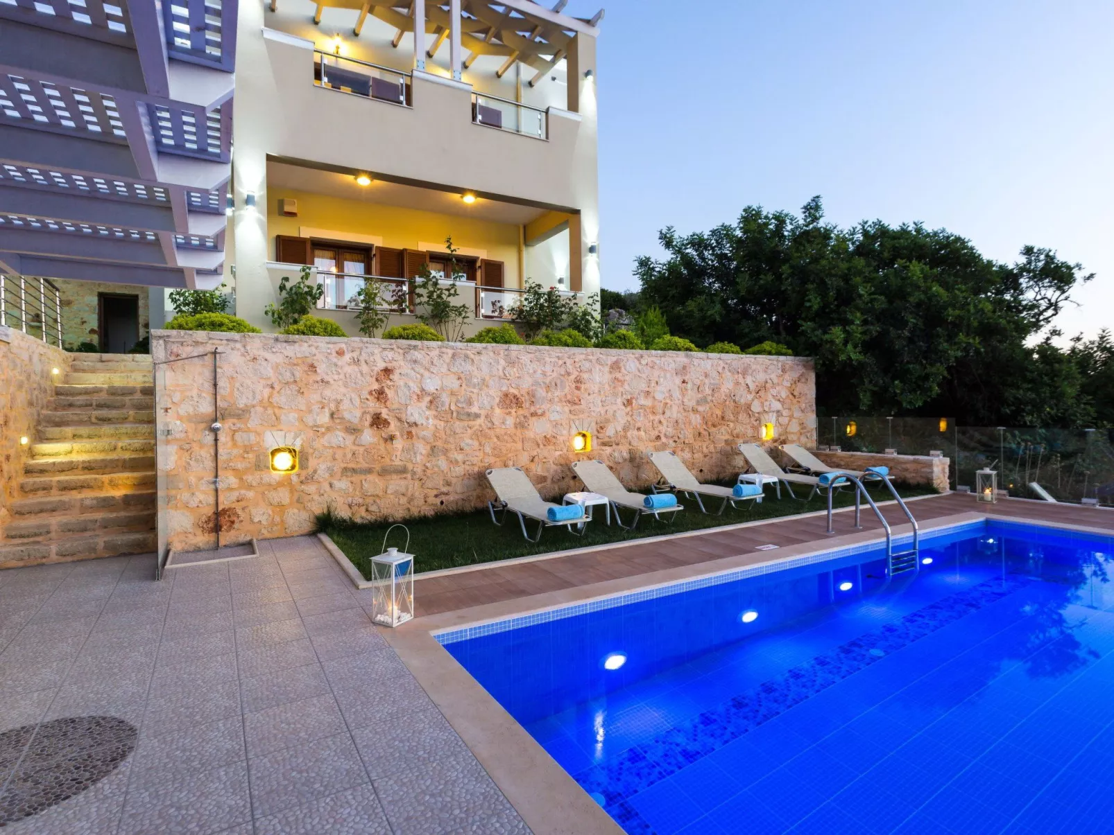 Villa "Kampos" mit eigenem Pool-Buiten