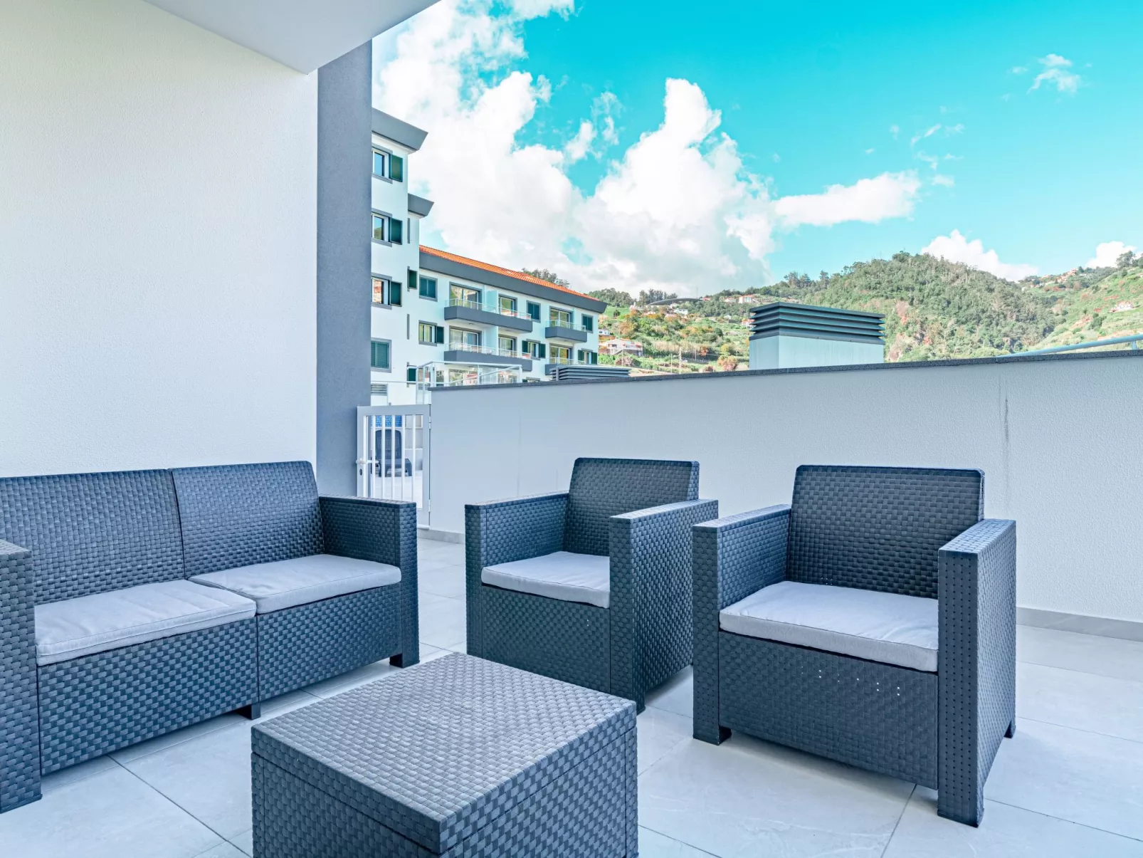 "Sonnenblume" mit Gemeinschaftspool-Binnen