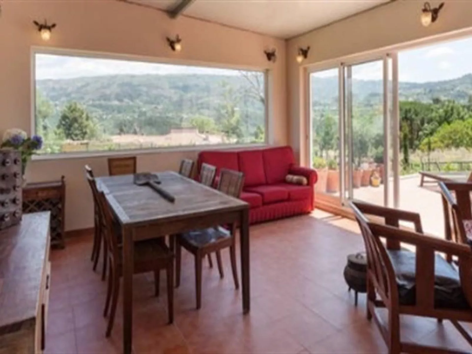 Mit Blick auf das Wasser-Binnen