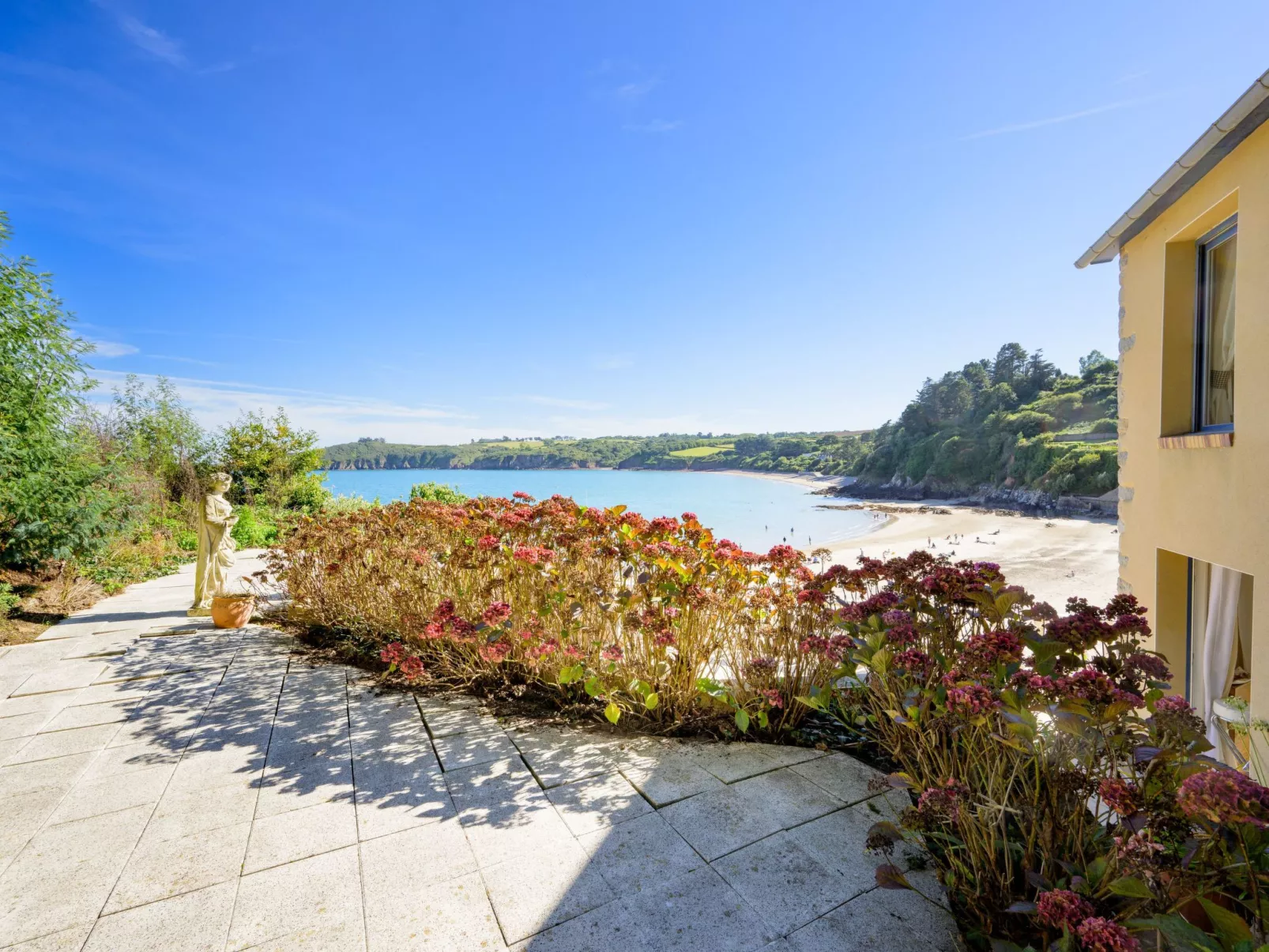 Villa "Ker House" mit Blick auf das Wasser-Buiten