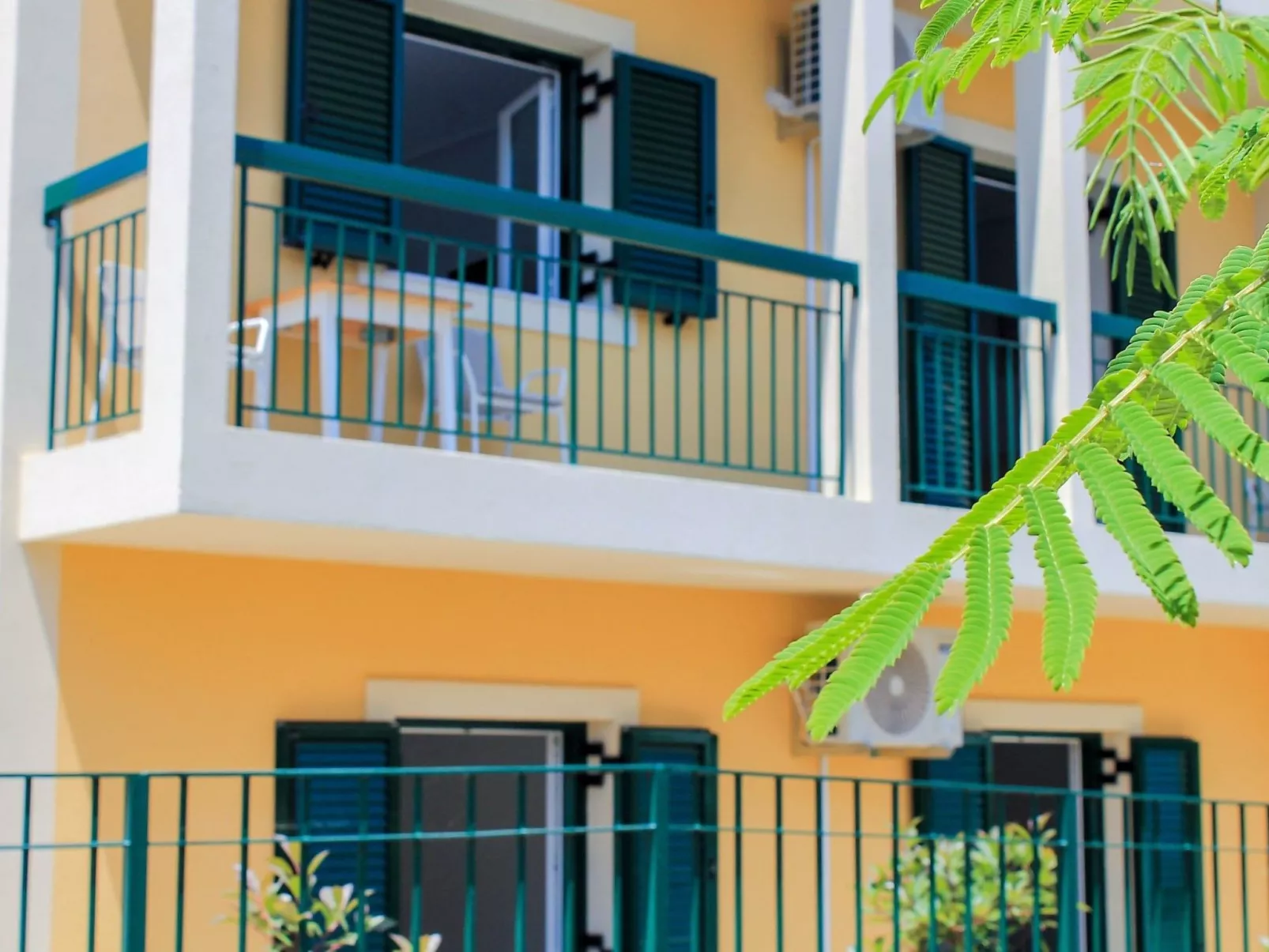 Stilvolle Erdgeschosswohnung Wave Tria in Kassiopi-Buiten